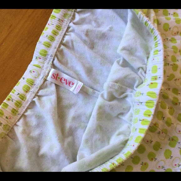 🌼FREE W/BUNDLE🌼 ST. EVE Apple Pajama Shorts Lime - Picture 4 of 5